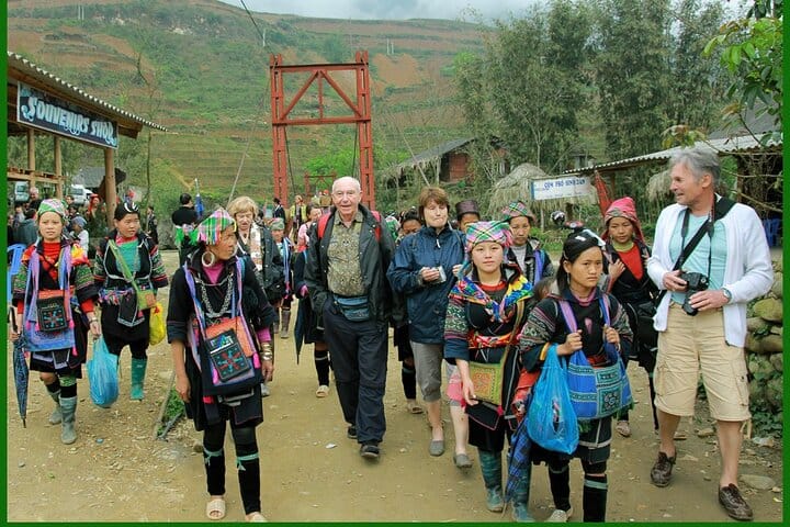 Sapa 2 Day 1 Night Trekking Tour (Cabin Bus + Homestay Overnight)