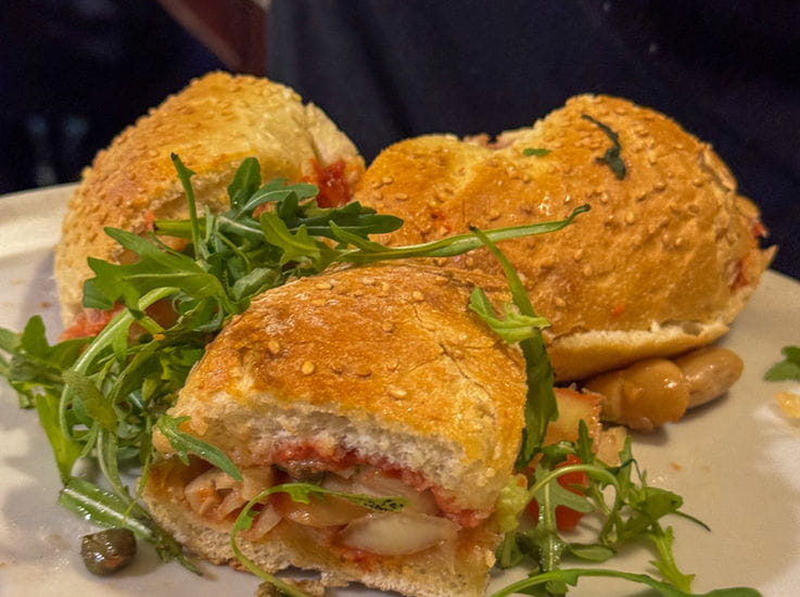 Hobż biż-żejt a simple yet delicious Maltese food