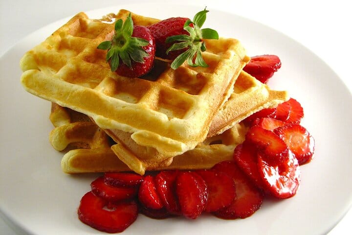 Private Half Day Tour to Montmartre, waffle & Eiffel Summit 7