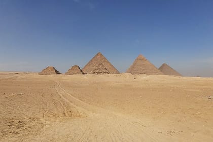 2 Day Private VIP Cairo Tour Pyramids, Museums, Markets With Fees