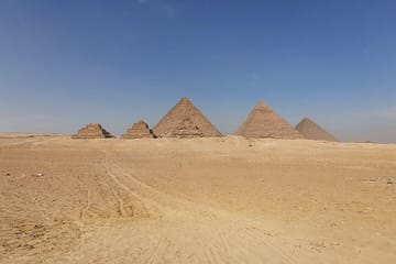 Private 2-Day VIP Tour of Cairo's Pyramids and Markets