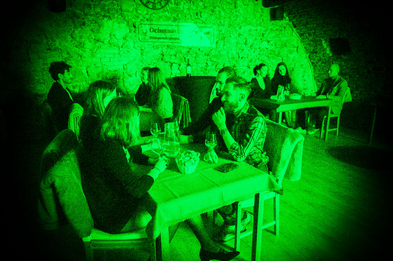 Weinprobe IM DUNKELN! (auf Deutsch)