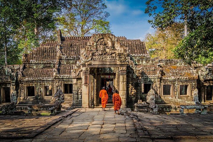 Ho Chi Minh City & Siem Reap: Mekong Delta, Cu Chi Tunnels & Angkor Temples Tour