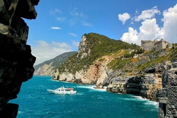 Explore La Spezia and Monterosso: Castles and Gardens Tour