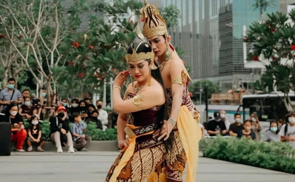 Cultural Tour of Central Jakarta: Heritage and Cuisine
