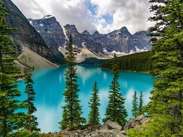 Moraine Lake and Johnston Canyon Tour from Banff