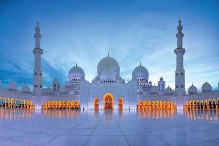 Sheikh Zayed Mosque at Dusk Sunset Adventure