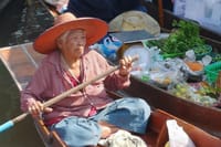 Thaka Floating Market: Thailand’s Most Authentic Experience 3