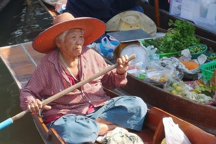 Thaka Floating Market: Thailand’s Most Authentic Experience 3