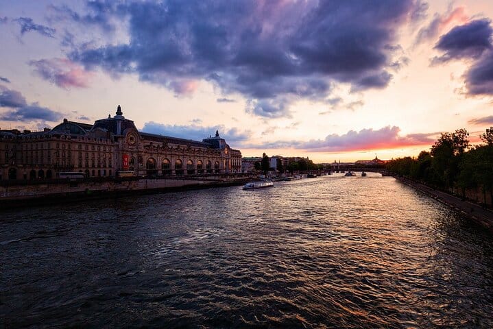 Paris Small Group Tour with Charles de Gaulle Transfer 10