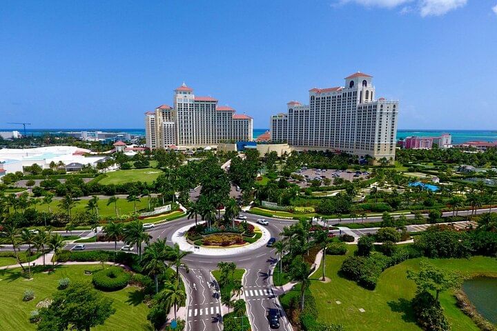 Round Trip Private Airport To Hotel Transfer in Nassau