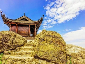 Full-Day Cultural Tour of Yen Tu Mountain from Hanoi
