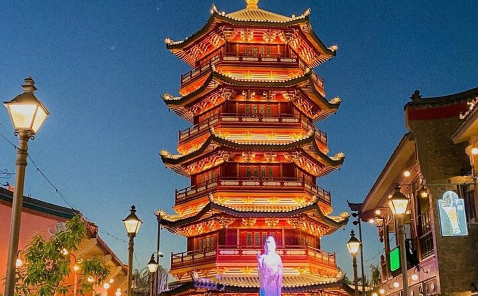 Guided Chinatown Exploration Tour in Central Jakarta