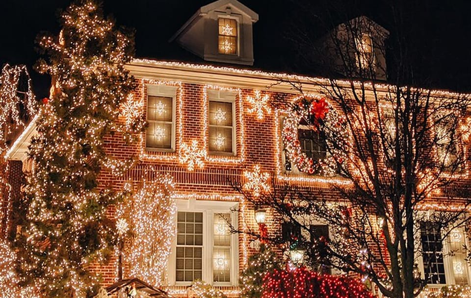 Christmas Lights Tour in New York City Dyker Heights