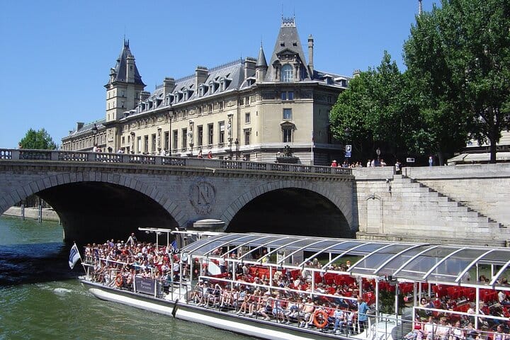 Two-hour Paris Tour including short walk and one hour Seine Cruise 9