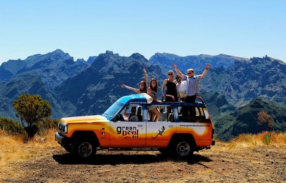 Northwest Terraces and Volcanic Pools 4×4 Full Day Tour