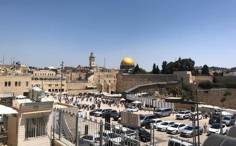 Overnight Adventure Tour to Jerusalem and Ein Gedi