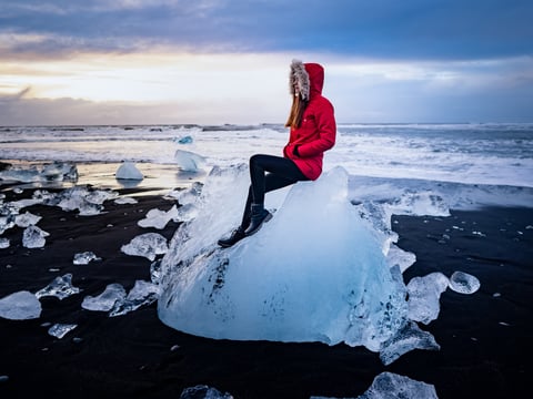 Private Jökulsárlón Glacier Lagoon & Diamond Beach Tour with Multilingual Guide (PL / EN / ES / ZH)