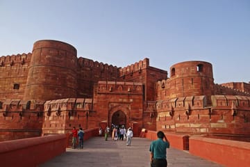 Delhi Agra day trip by Super fast Train