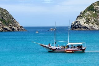 Full-Day Arraial do Cabo Schooner Tour from Rio – Shared Group