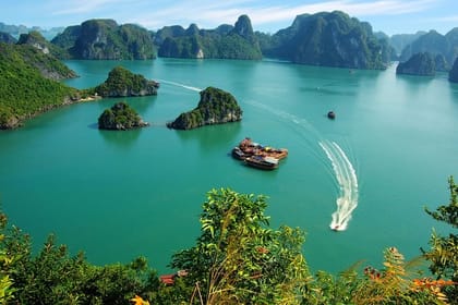 Signature Royal Cruise Halong Bay 3Days 2Night on 5 Star Cruise