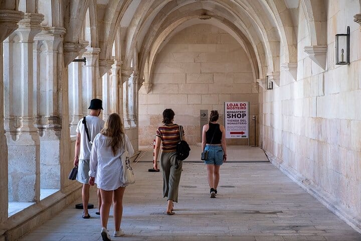 ALCOBAÇA, BATALHA & TOMAR: Private 1 Day Tour from Porto