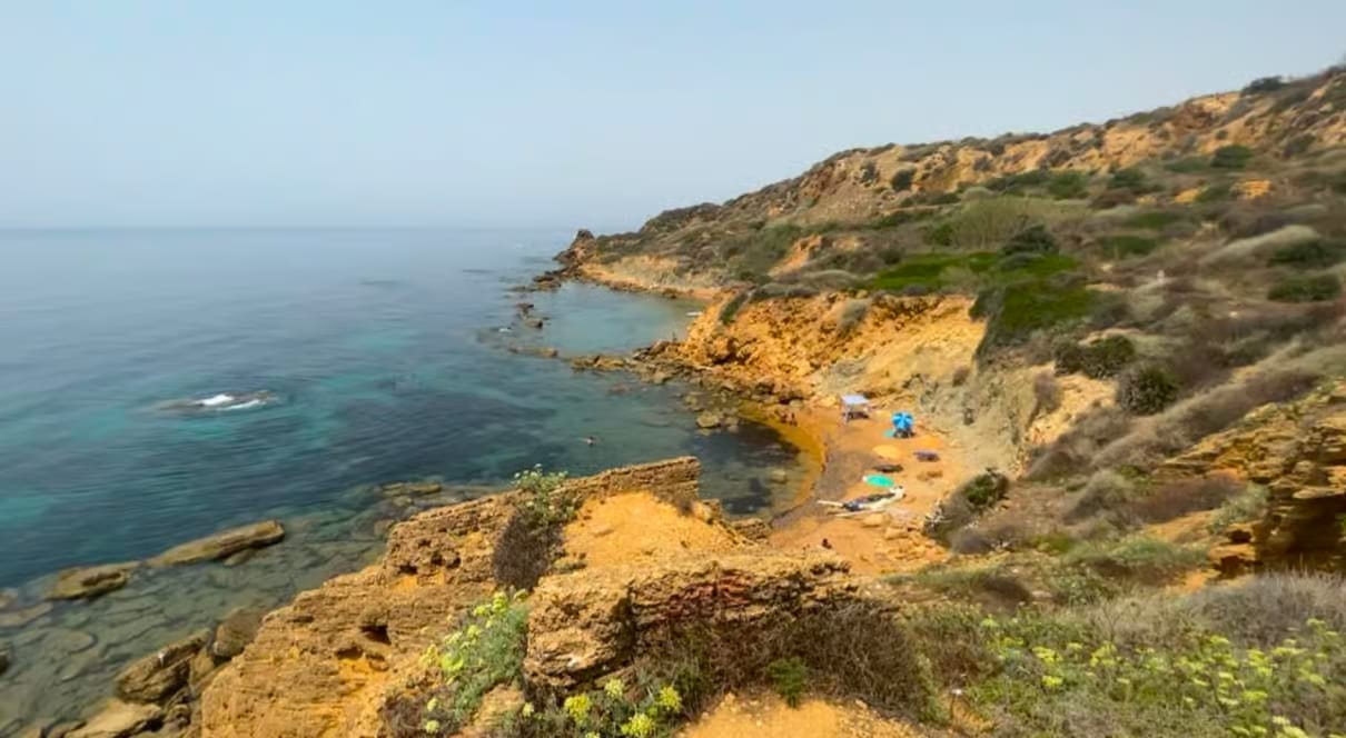 Southern Sicily Wild Beaches & White Cliffs Expedition 3
