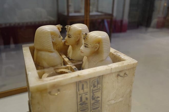 Pyramids of Giza & Egyptian Museum Day Tour from Sharm El Sheikh 6