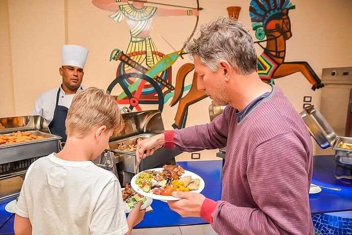 Full-Day Private Tour to Cairo from Hurghada by Bus