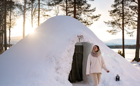 Overnight Stay in a Snow Igloo in Kemijärvi, Finland