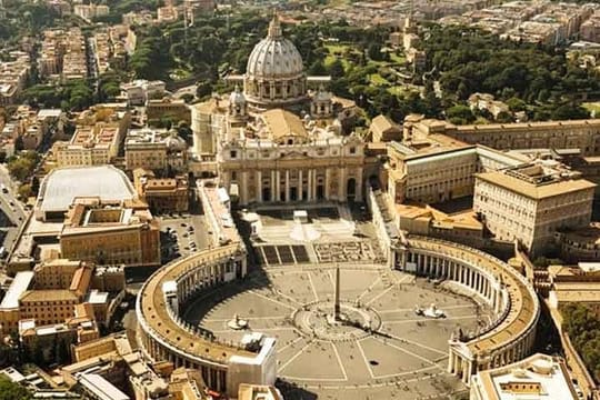 Colosseum, Vatican Museums plus other spots 1 Day Private Tour