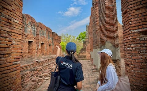 Private Cultural Walking Tour of Bangkok with Transfers