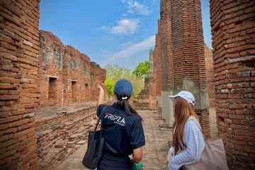 Private Cultural Walking Tour of Bangkok with Transfers