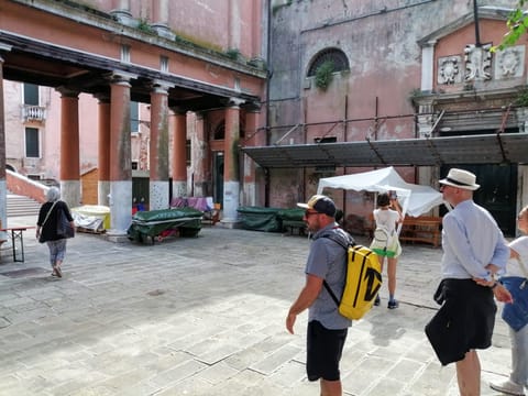 On the Footsteps of Commissario Brunetti by Donna Leon Walking Tour