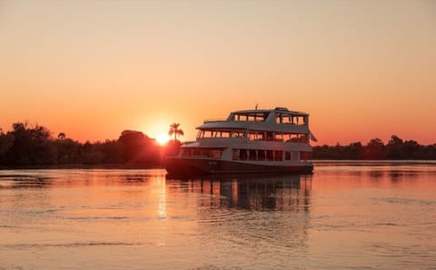 4 Days Victoria Falls Family Adventure – Private Tour for 5