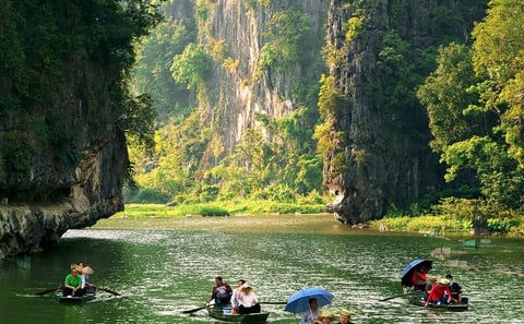 Ninh Binh Full Day Tour with Hoa Lu, Trang An and Mua Cave