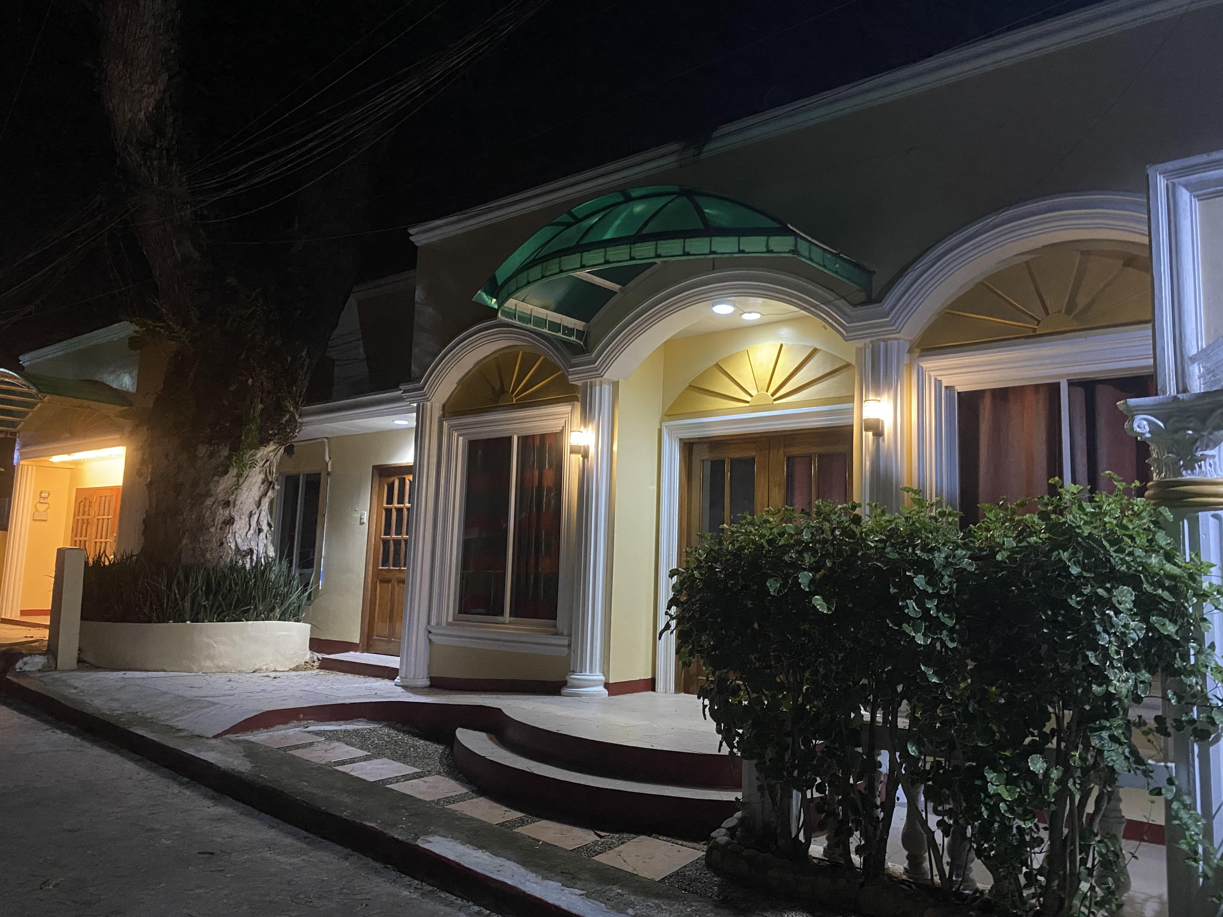 Private 4d3n tour with accomodation