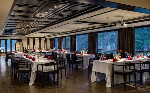Luxury 2-Day Scarlet Pearl Cruise in Halong Bay from Hanoi