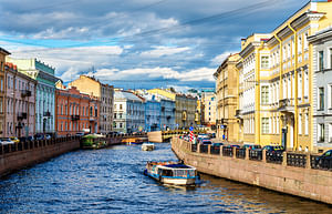 St. Petersburg: City tour with lunch, Fabergé Museum and a walk on the rivers