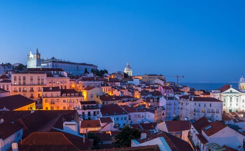 Private Night Tour of Lisbon's Landmarks and Culture
