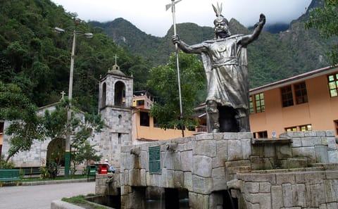 Private 8-Day Andean Trilogy Tour in Lima, Cusco, and Aguas Calientes