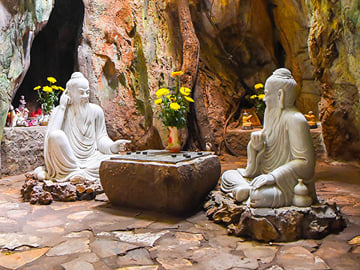 One-Way Transfers including Sightseeing between Hoi An and Hue