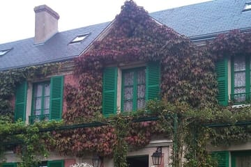 Guided Walking Tour of Monet's Giverny Gardens in Eure