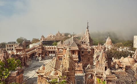 Palitana Jain Temple Trekking Tour in Gujarat, India