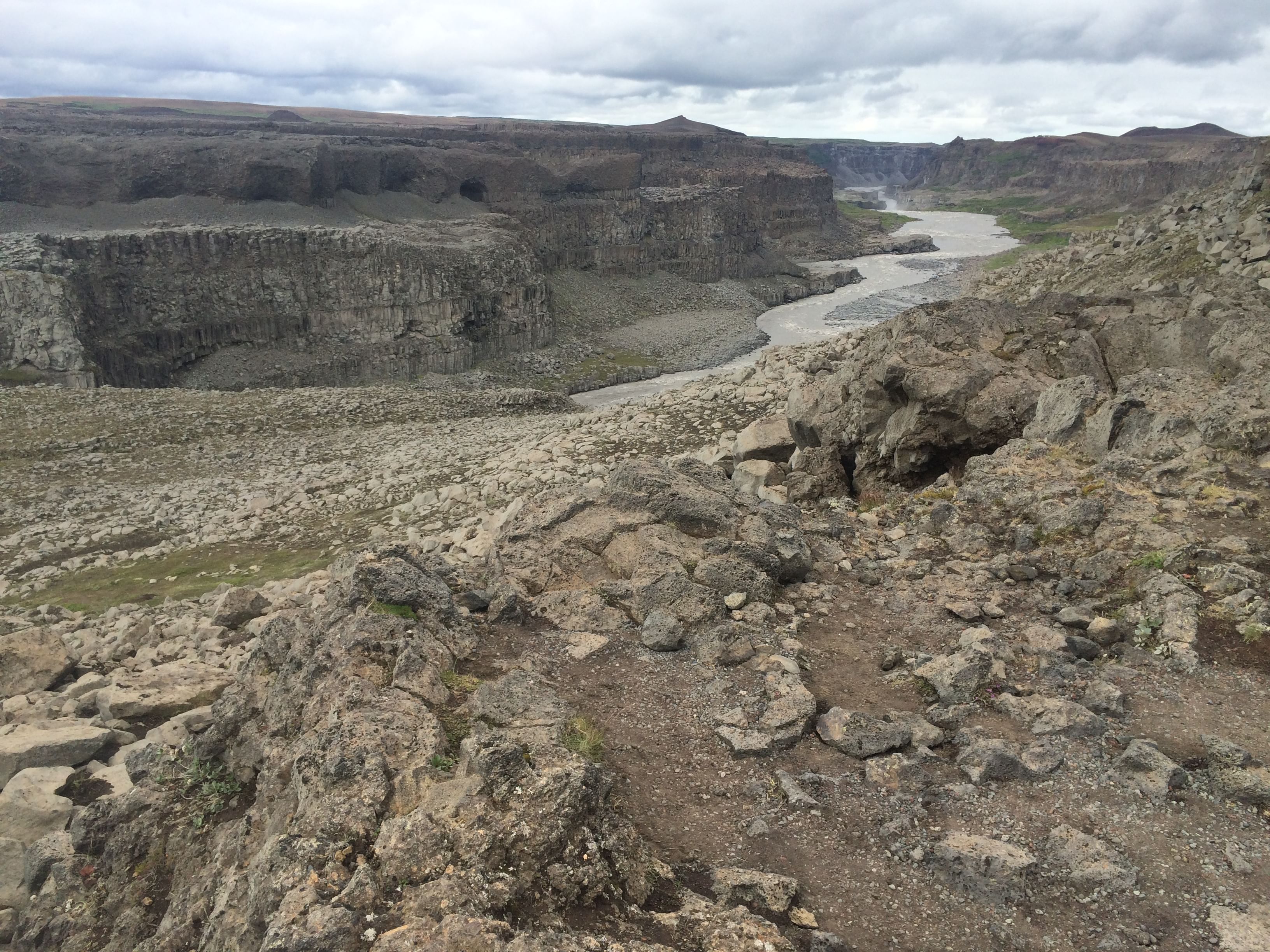 Overview of Jökulsá á Fjöllum during arctic adventures 6 day tour