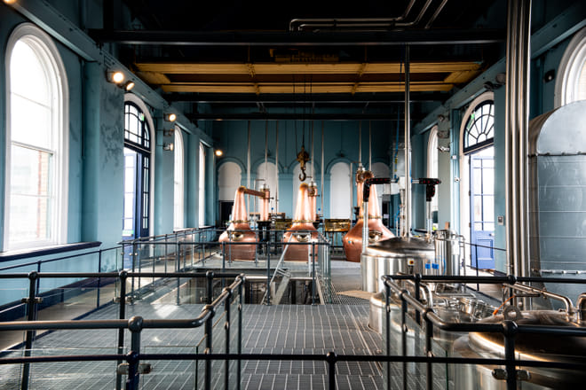 Belfast : Giants Causeway and Titanic Distillers Whiskey tasting tour 9