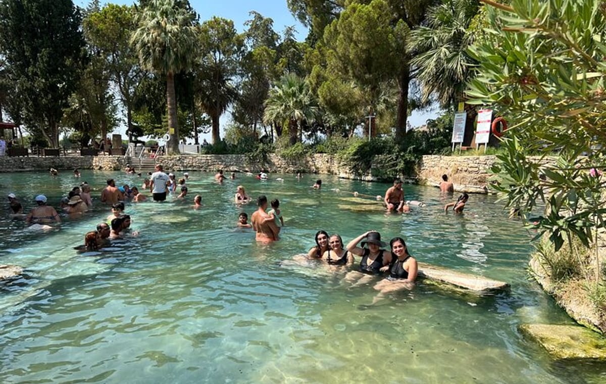 Pamukkale Full-Day Tour From Selcuk and Kusadasi
