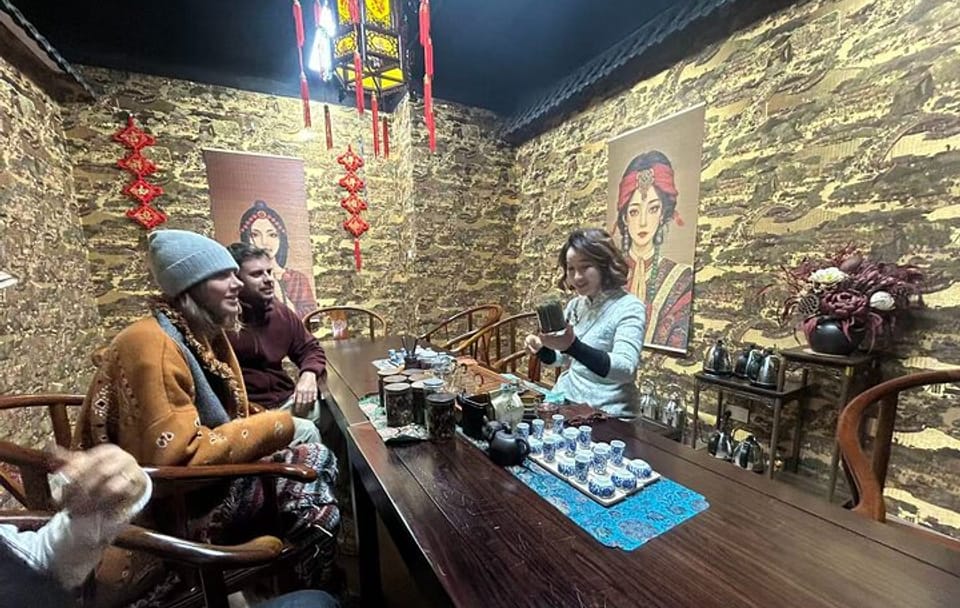 Beijing Tea Ceremony and Shopping Tour at Local Markets