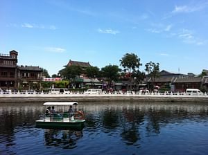 2024 Beijing Private Walking Tour: Jingshan Hill, Beihai Park and Old Beijing with Imperial Lunch/Dinner
