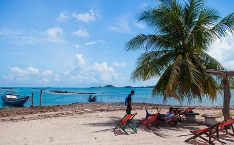 Private Longtail Boat Tour to Koh Madsum and Koh Tan